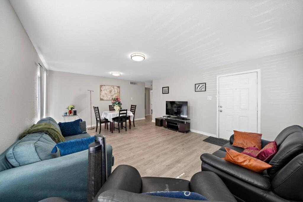 Cozy, Dedicated Workspace, Fast Wi-Fi Apartment Houston Eksteriør bilde
