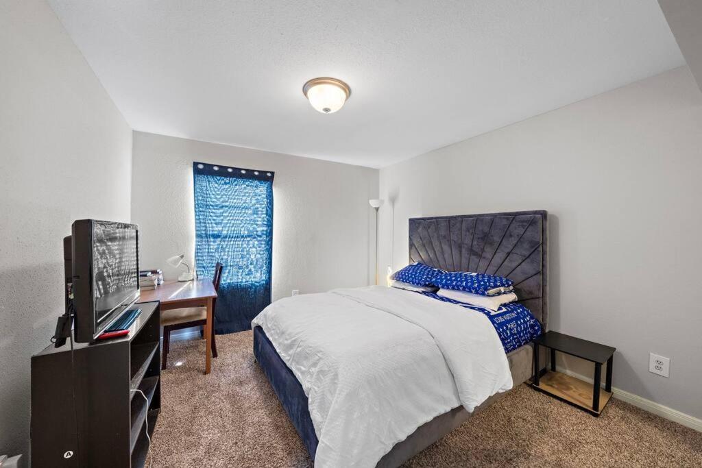 Cozy, Dedicated Workspace, Fast Wi-Fi Apartment Houston Eksteriør bilde